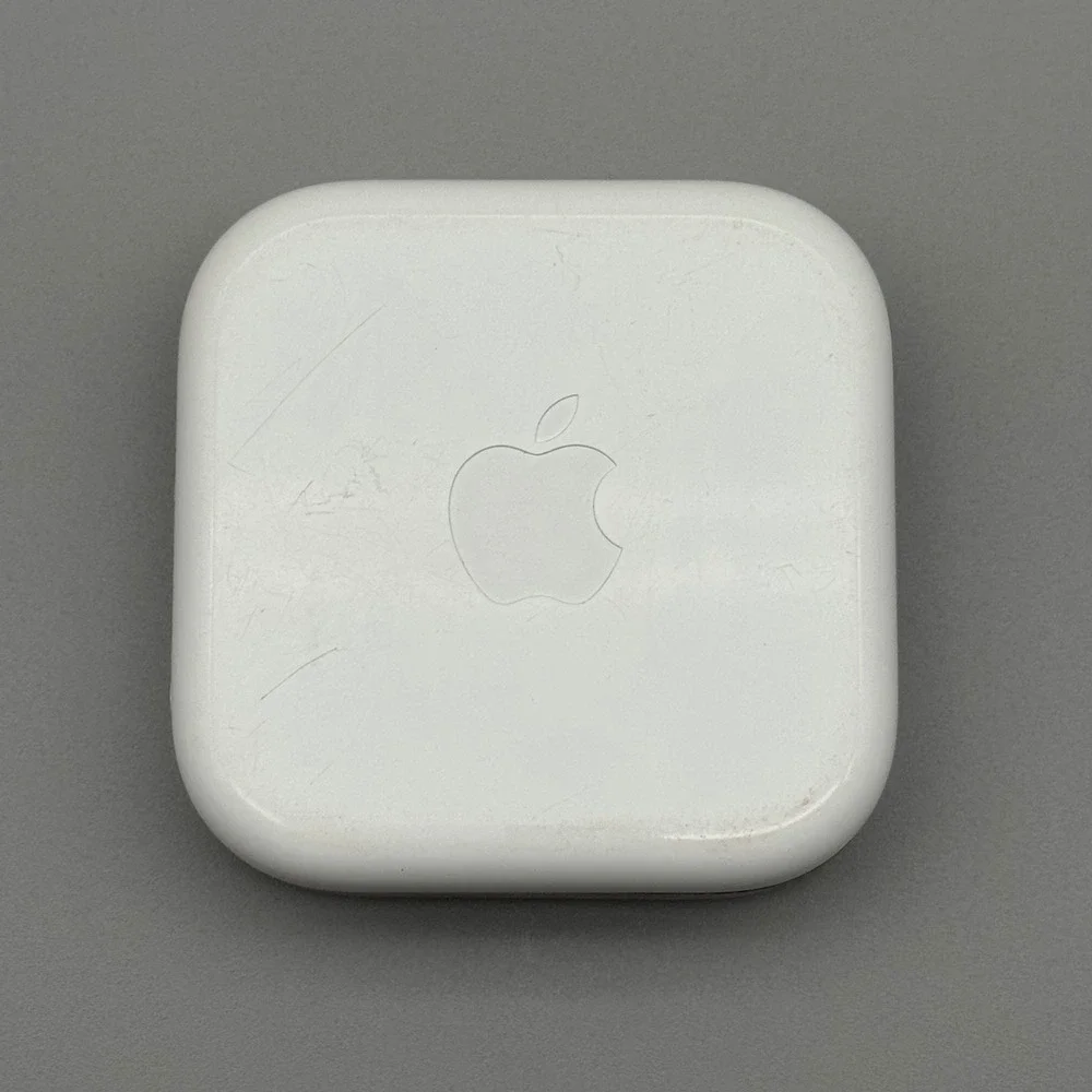 Apple EarPods 3.5mm Headphone Jack Wired Earbuds Genuine New In Case
